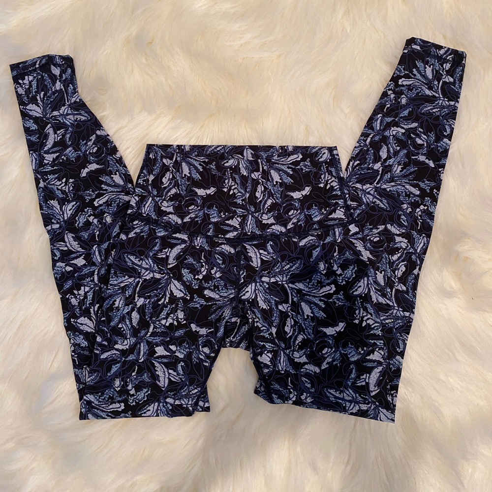 Lululemon navy floral tights, 4
